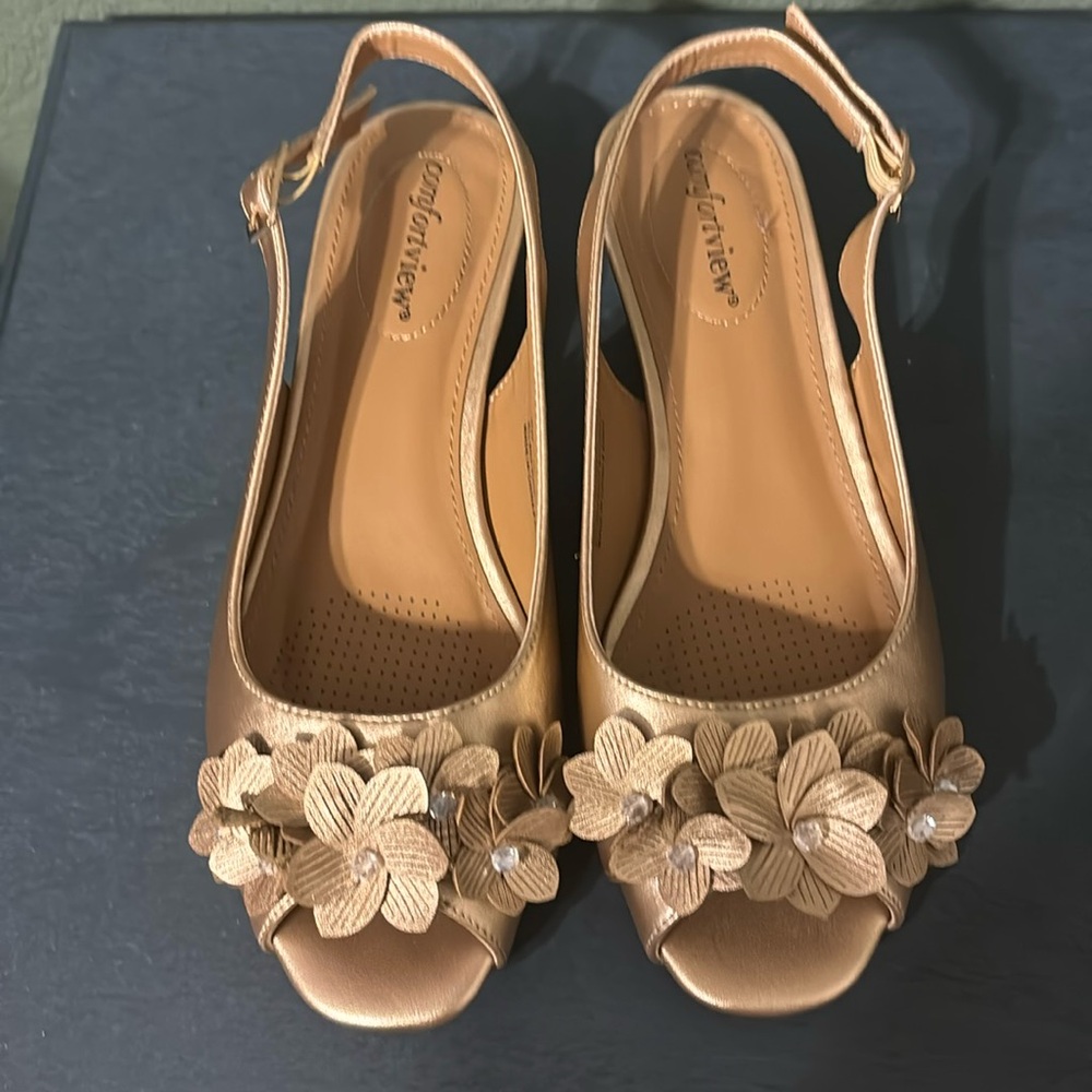 Comfortview Gold Floral Heels
